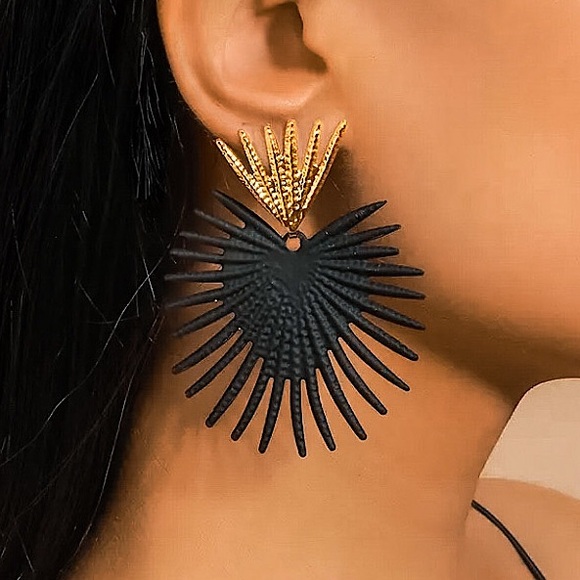 🔴𝟭𝟬/$𝟮𝟱🔴NEW Large Black Heart Drop Earrings - Picture 10 of 10